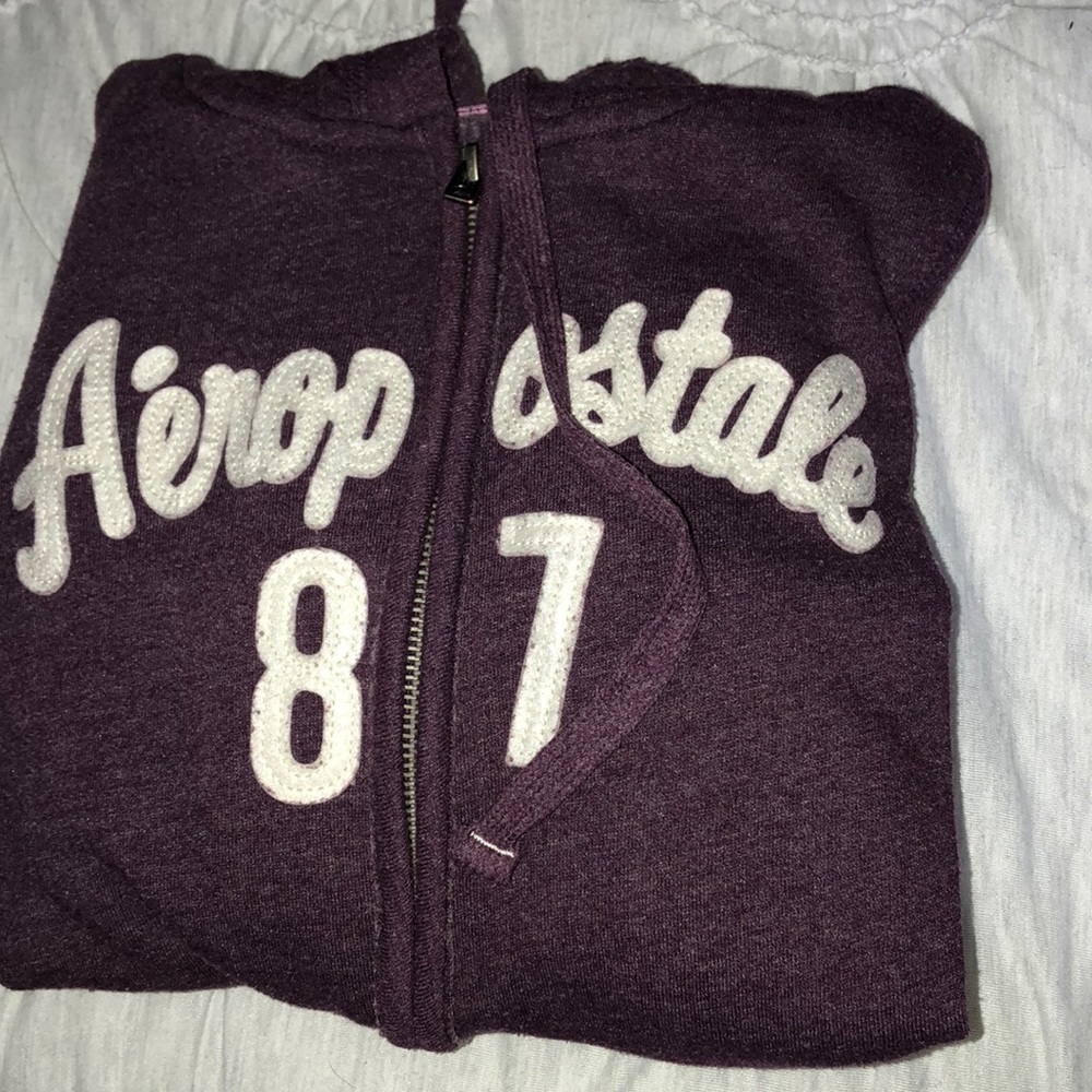 zip up sweatshirt